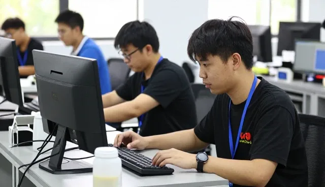 上海外超网络科技有限公司探索网站建设新方向,布局网站建设领域